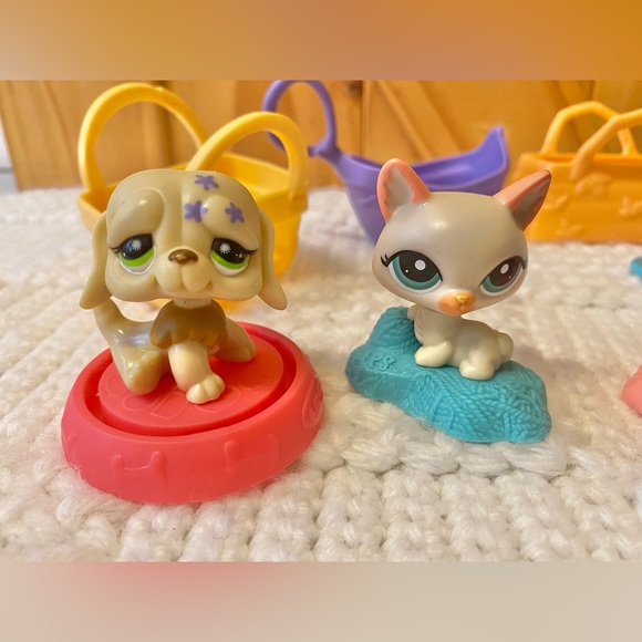 Littlest Pet Shop McDonald’s Happy Meal Toys - Picture 3 of 7